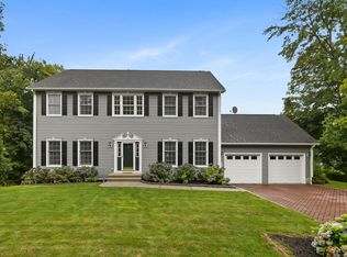 25 Fawn Meadow Dr, Naugatuck, CT 06770