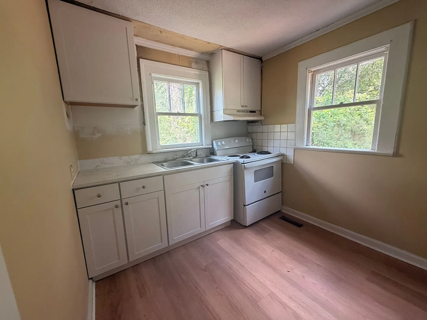 346 North College Street — Photo 4