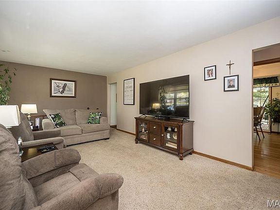 3rd image of 8405 Rockhaven Ln