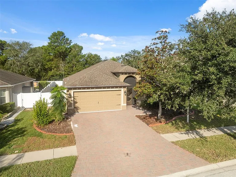 18035 Arbor Crest Dr — Photo 39