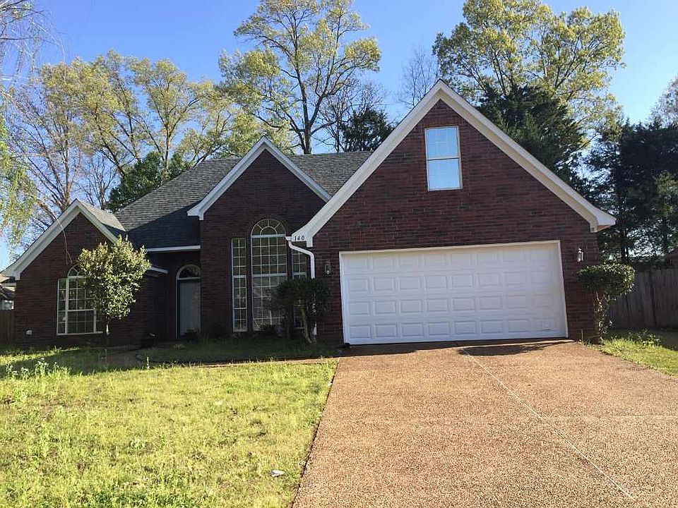 1st image of 140 Rolling Oaks Dr