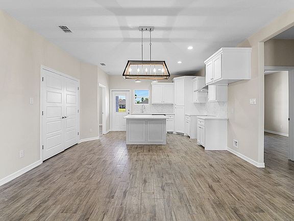 5th image of 334 S 15th St