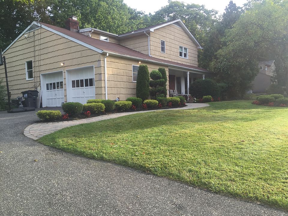 2nd image of 4 Beckett Ct