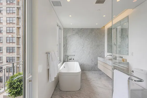 Sold by Nest Seekers International | media 8