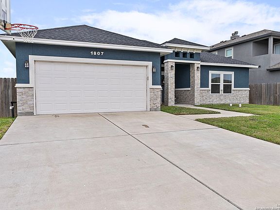2nd image of 1807 Bay Landing Dr