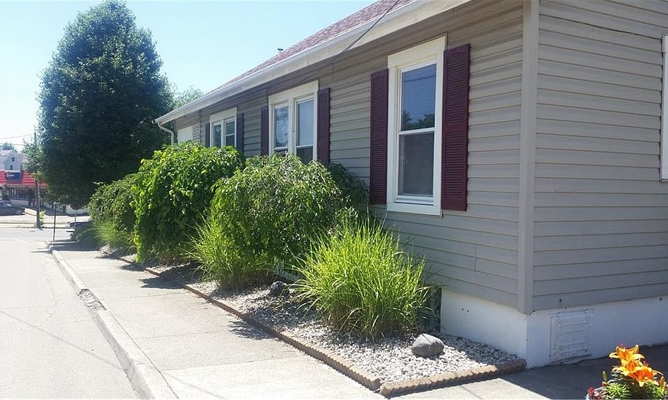 1st image of 1016 Linden Ave
