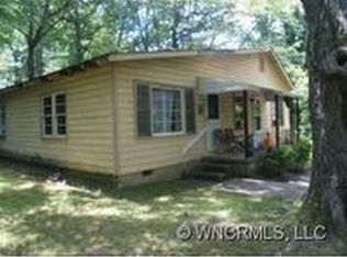 52 Embury St, Tryon, NC 28782