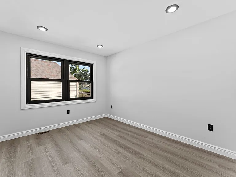 51 Bedford Ave #2A — Photo 16