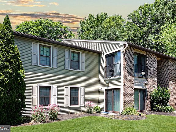 4th image of 76 W Bluebell Ln
