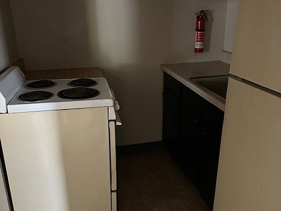 5th image of 311 S 2nd St APT 3