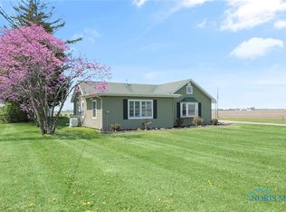 26237 Luckey Rd, Walbridge, OH 43465