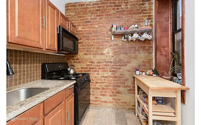 Rented by Douglas Elliman | media 10