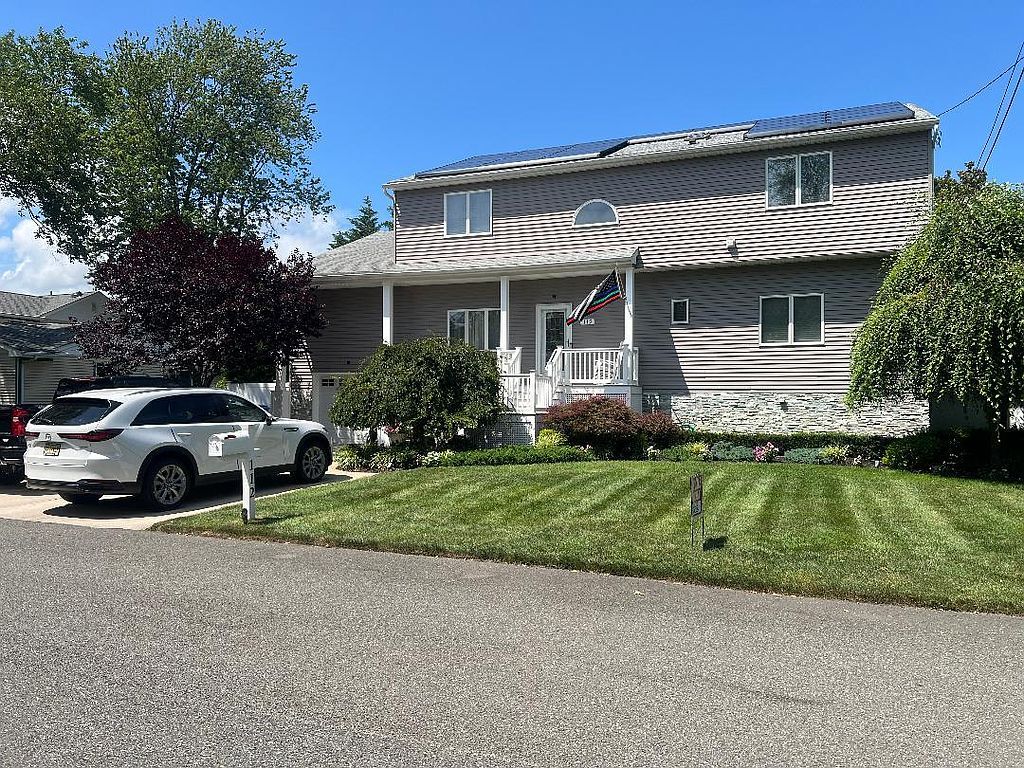 112 Pinewood Rd - Property Image