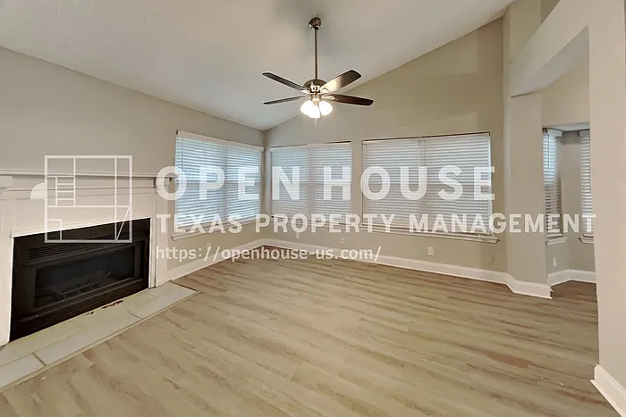 6014 Hollyleaf Dr — Photo 3
