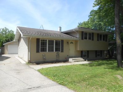 227 W Riverside Dr, Lakemoor, IL, 60051