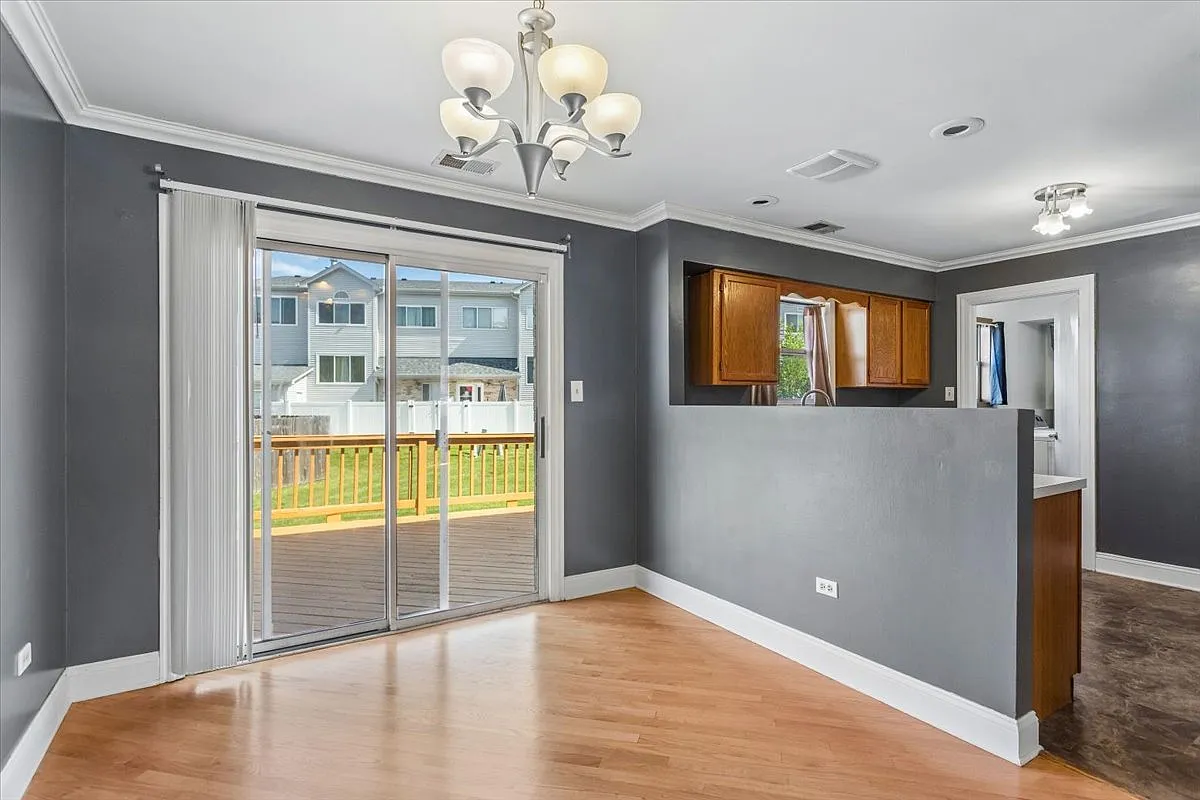 3 bed, 2.5 bath, 1500 sqft, $2,550 — Photo 4