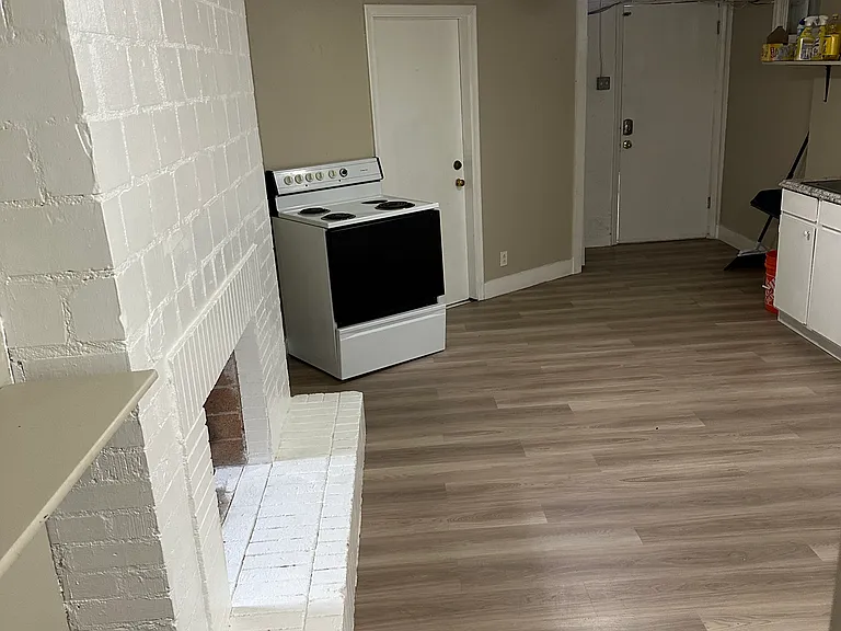 140 N 18th Ave #BASEMENT — Photo 2