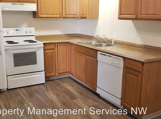 290 SE 2nd Ave APT 8, Canby, OR 97013