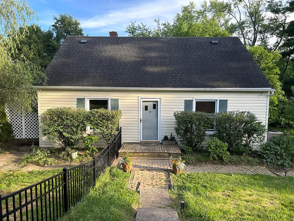 215 Ridge Ave
