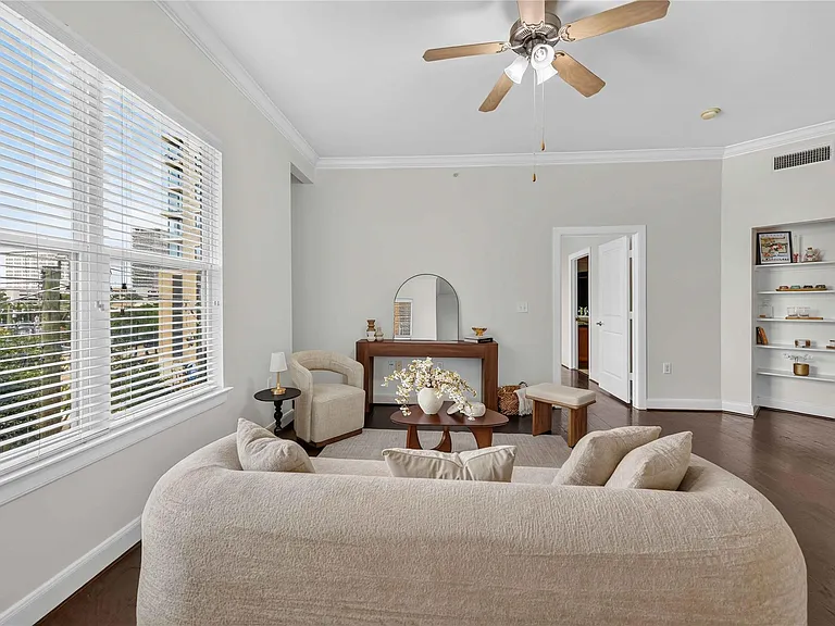 1010 Rosine St #35 — Photo 9