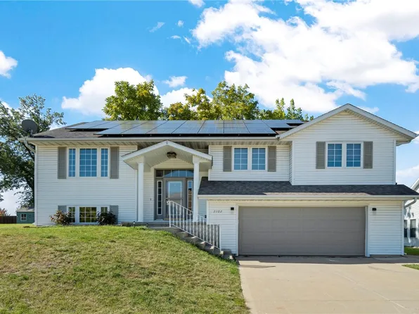 2102 Milligan Ct SW, Cedar Rapids, IA 52404