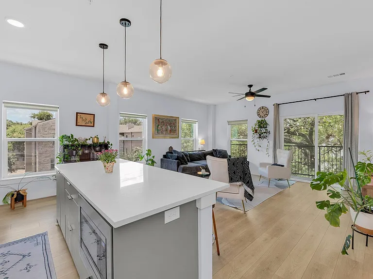 2500 Longview St #323 — Photo 11
