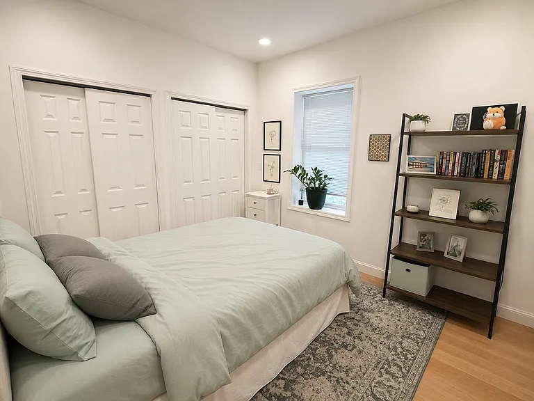 1330 W Roscoe St #1 — Photo 18