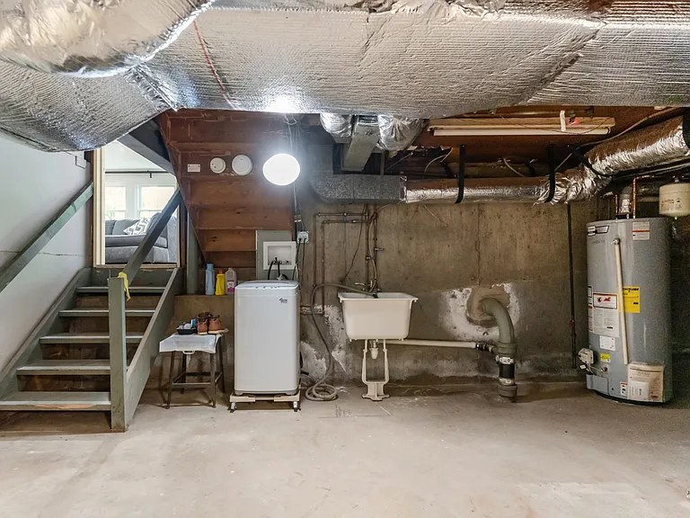 31 Frederick Ln — Photo 60