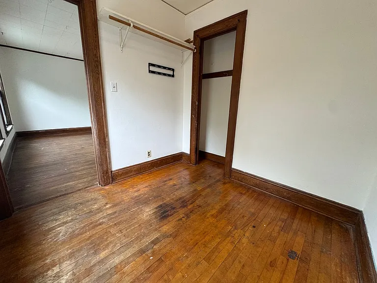 215 N Paterson St — Photo 13