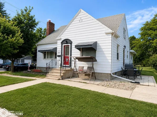 126 W 2nd St, Kanawha, IA 50447