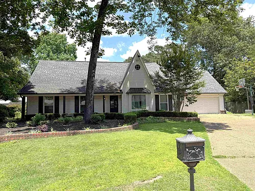1602 Bubbling Brook Dr Photo 1