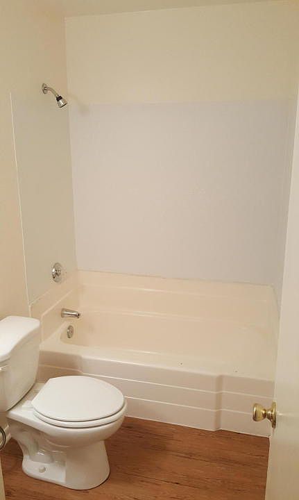1st image of 4401 N 53rd Ln APT 3