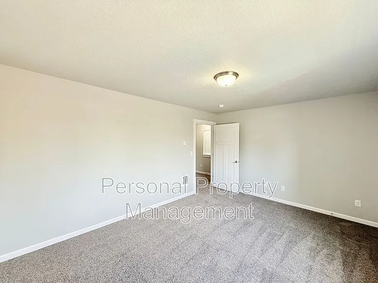 12600 NE 49th St #F — Photo 15