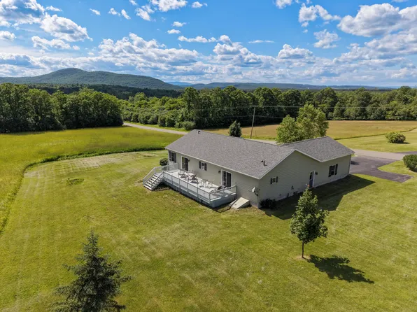 7 Robare Rd, Keeseville, NY 12944