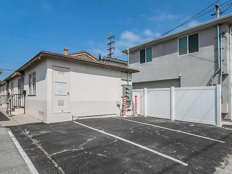 230 N Hollywood Way #C — Photo 11