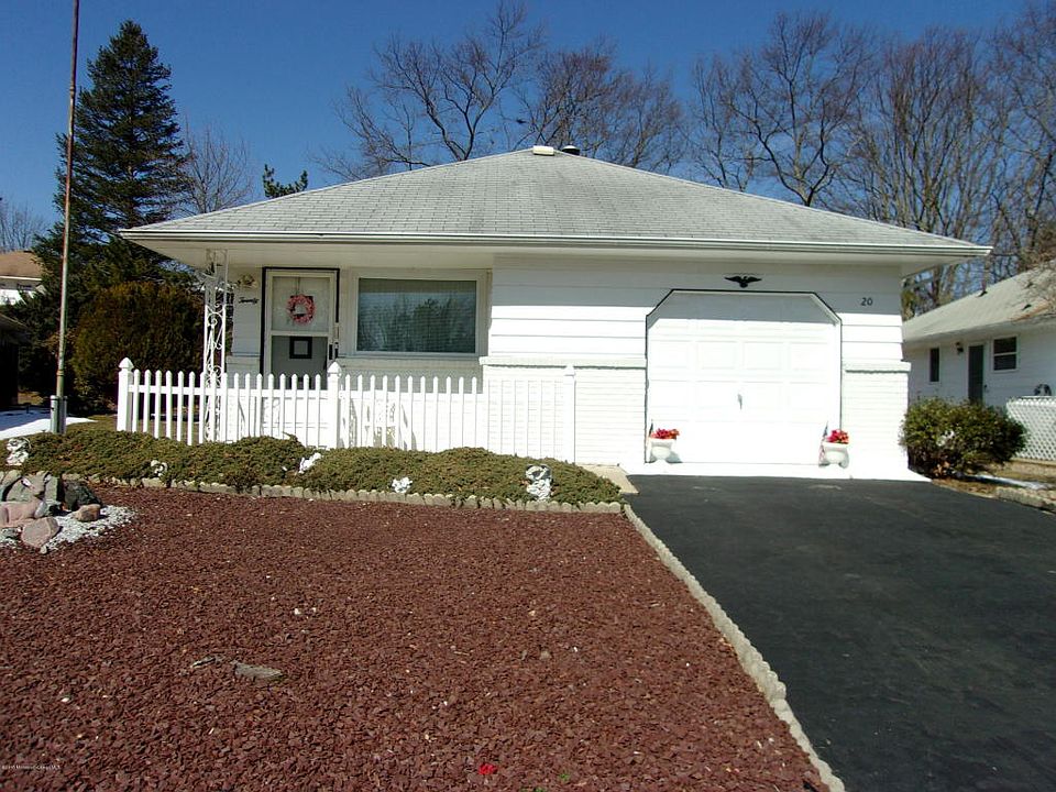 1st image of 20 Mount Kisco Dr