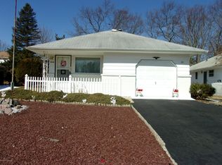 20 Mount Kisco Dr, Toms River, NJ 08753