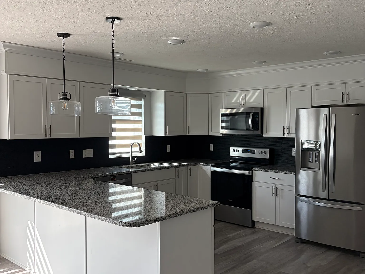 3 bed, 1774 sqft, $2,200 — Photo 3