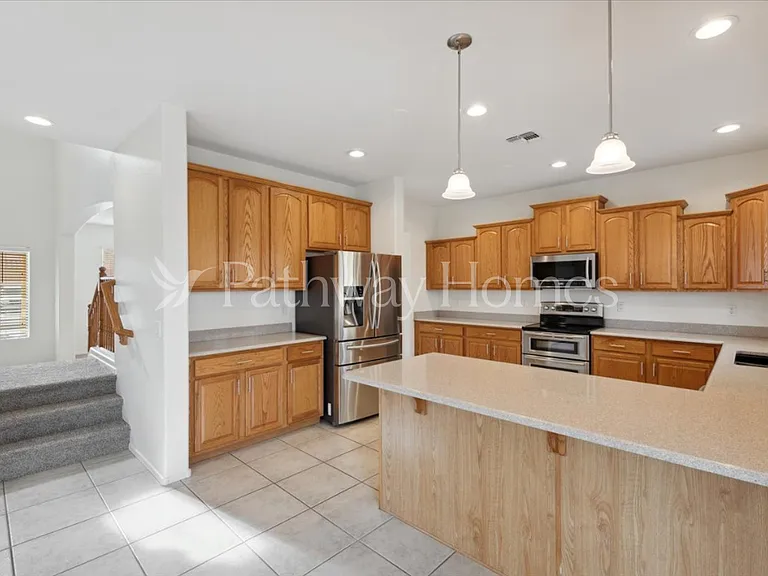 17762 W Watson Ln — Photo 3