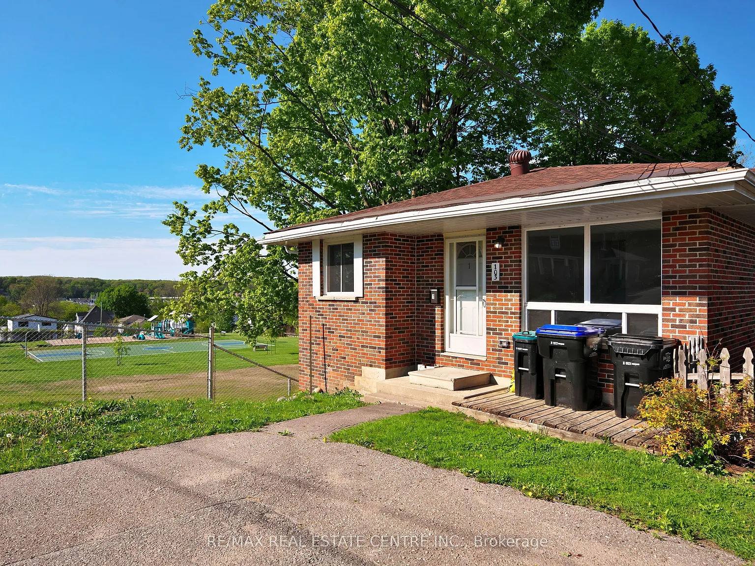3 bed, $2,350 — Photo 2