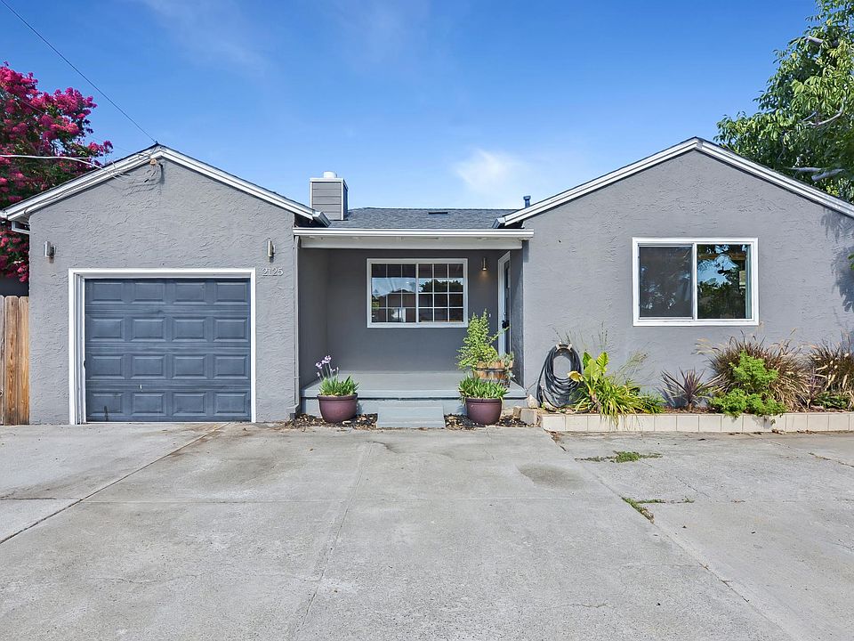 1st image of 2125 Oakwood Dr