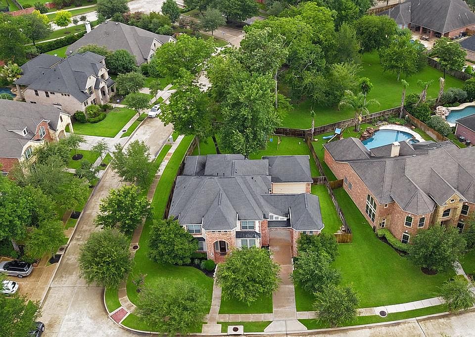 Welcome home!!! Check out this lot!!!