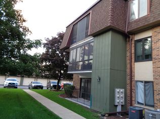9165 North Rd APT F, Palos Hills, IL 60465