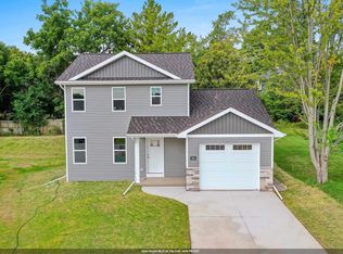 305 Evergreen Ln, Chilton, WI 53014
