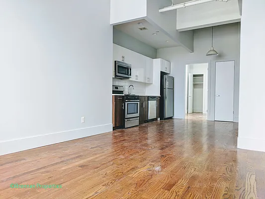 Rented by Manhattan Management LLC | media 59