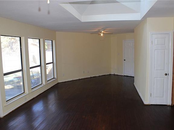 3rd image of 1201 Park Ln