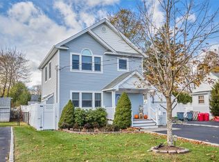 166 Maple Ave, Smithtown, NY 11787