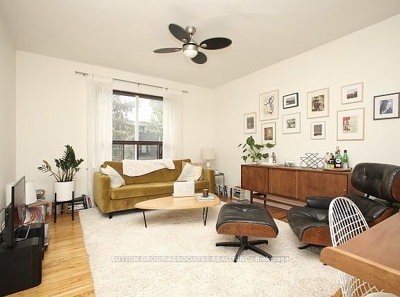4th image of 738 Shaw St Floor 2