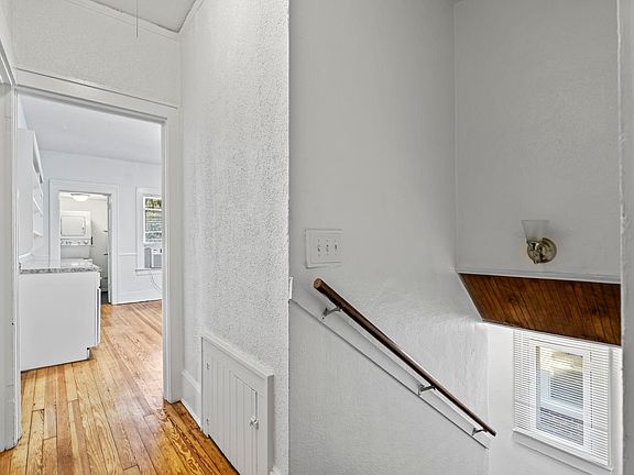 4th image of 1416 N Pearl St