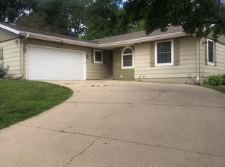 4001 S Glenview Rd, Sioux Falls, SD 57103